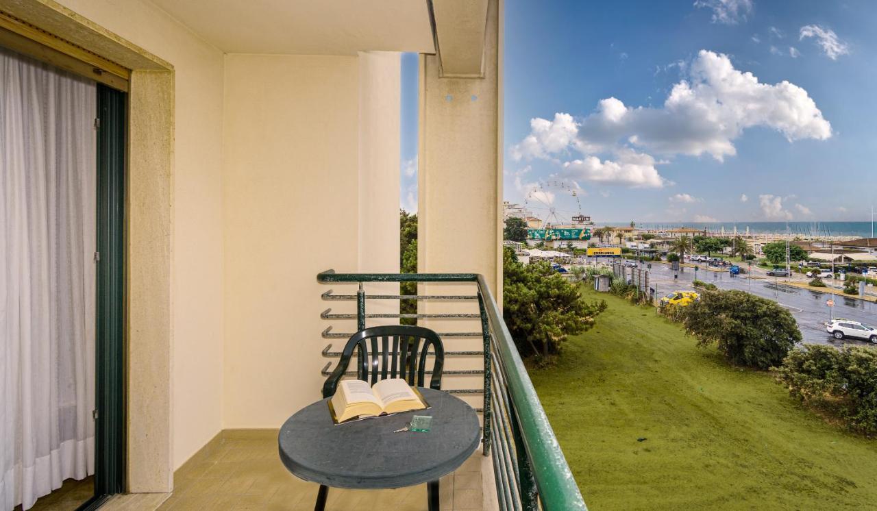 Hotel Paris Λίντο ντι Καμαϊόρε Εξωτερικό φωτογραφία