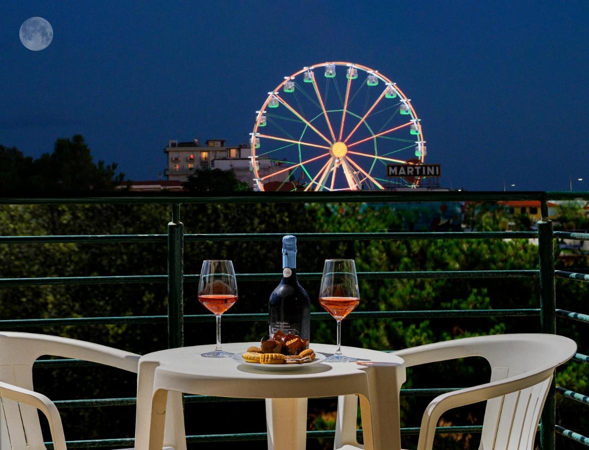 Hotel Paris Λίντο ντι Καμαϊόρε Εξωτερικό φωτογραφία
