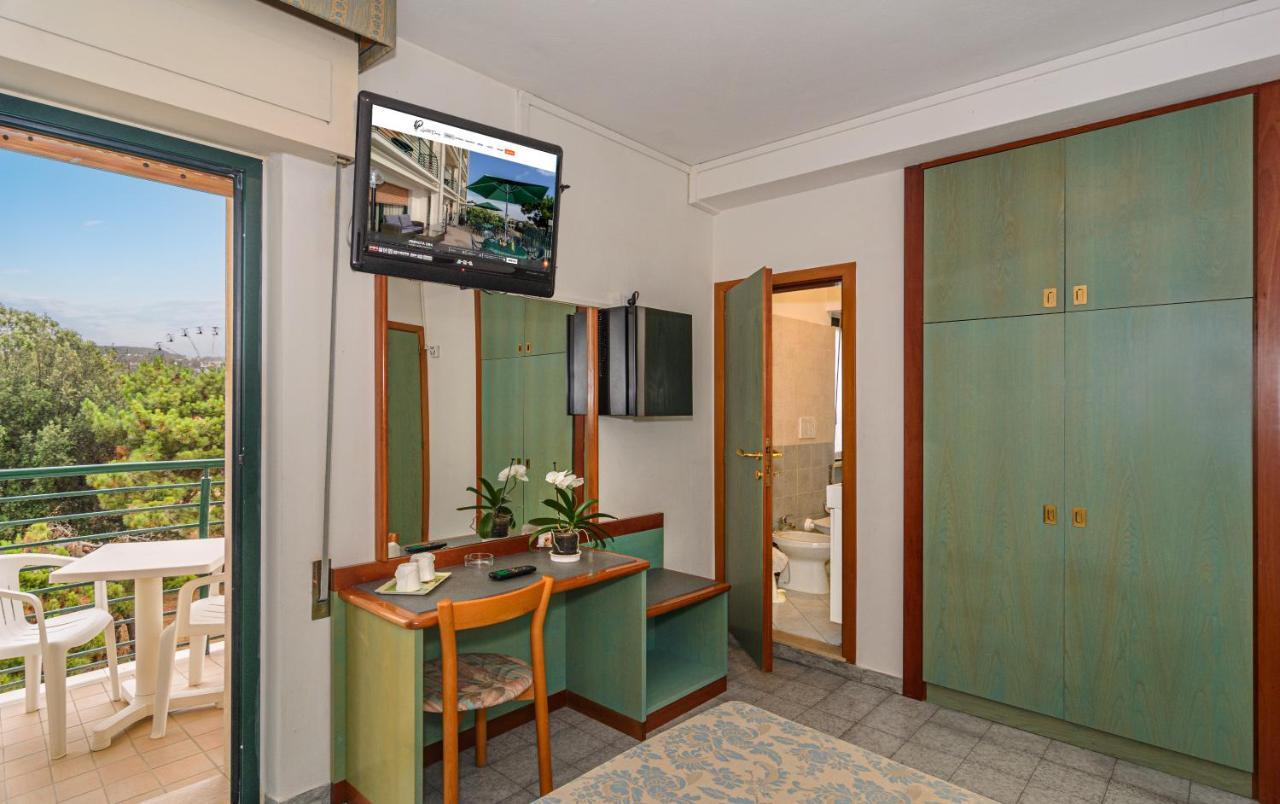 Hotel Paris Λίντο ντι Καμαϊόρε Εξωτερικό φωτογραφία