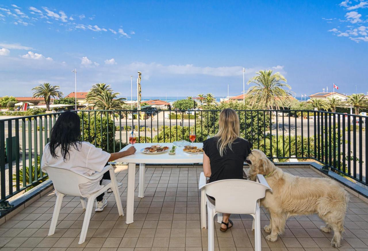 Hotel Paris Λίντο ντι Καμαϊόρε Εξωτερικό φωτογραφία