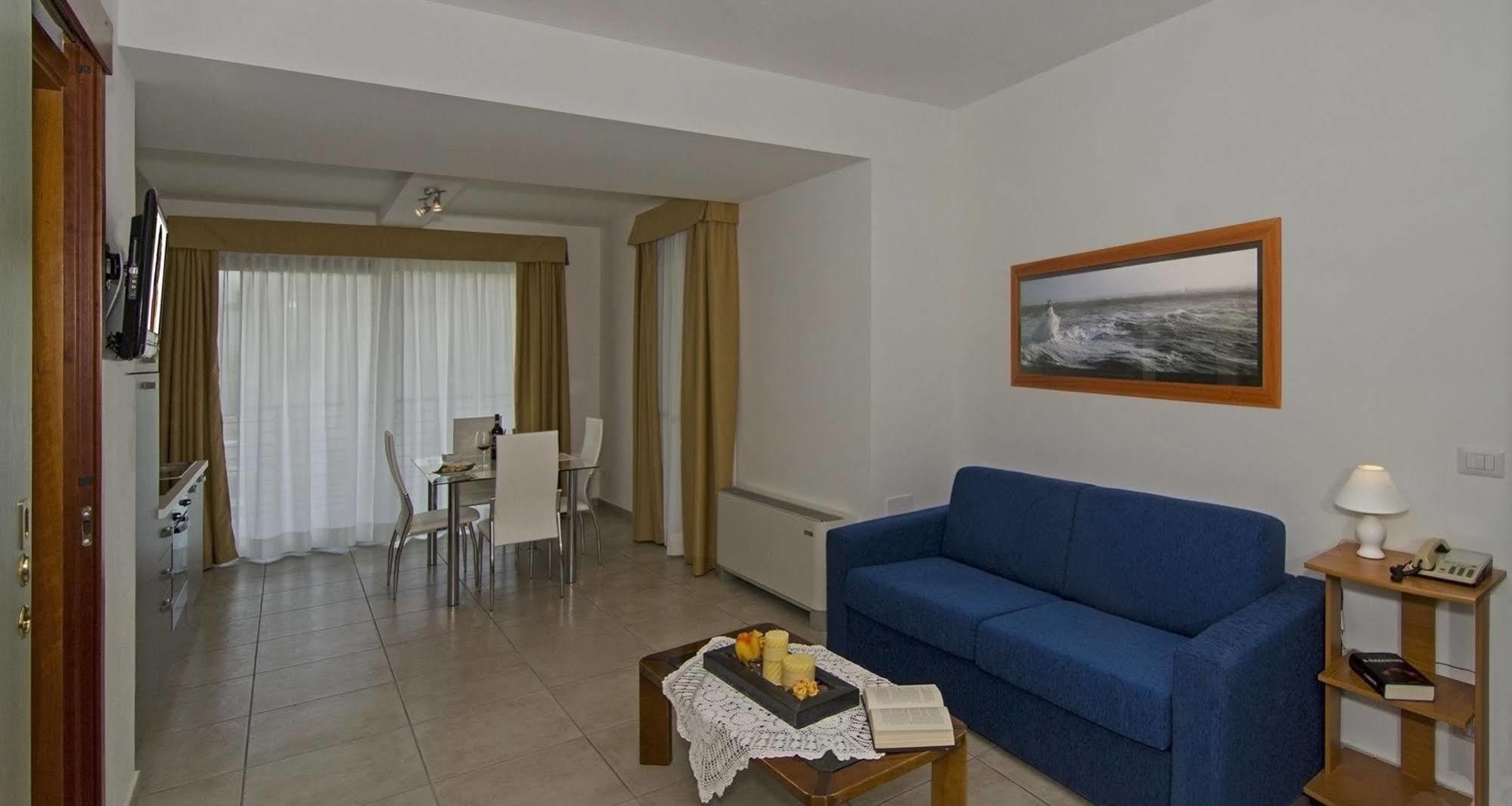 Hotel Paris Λίντο ντι Καμαϊόρε Εξωτερικό φωτογραφία