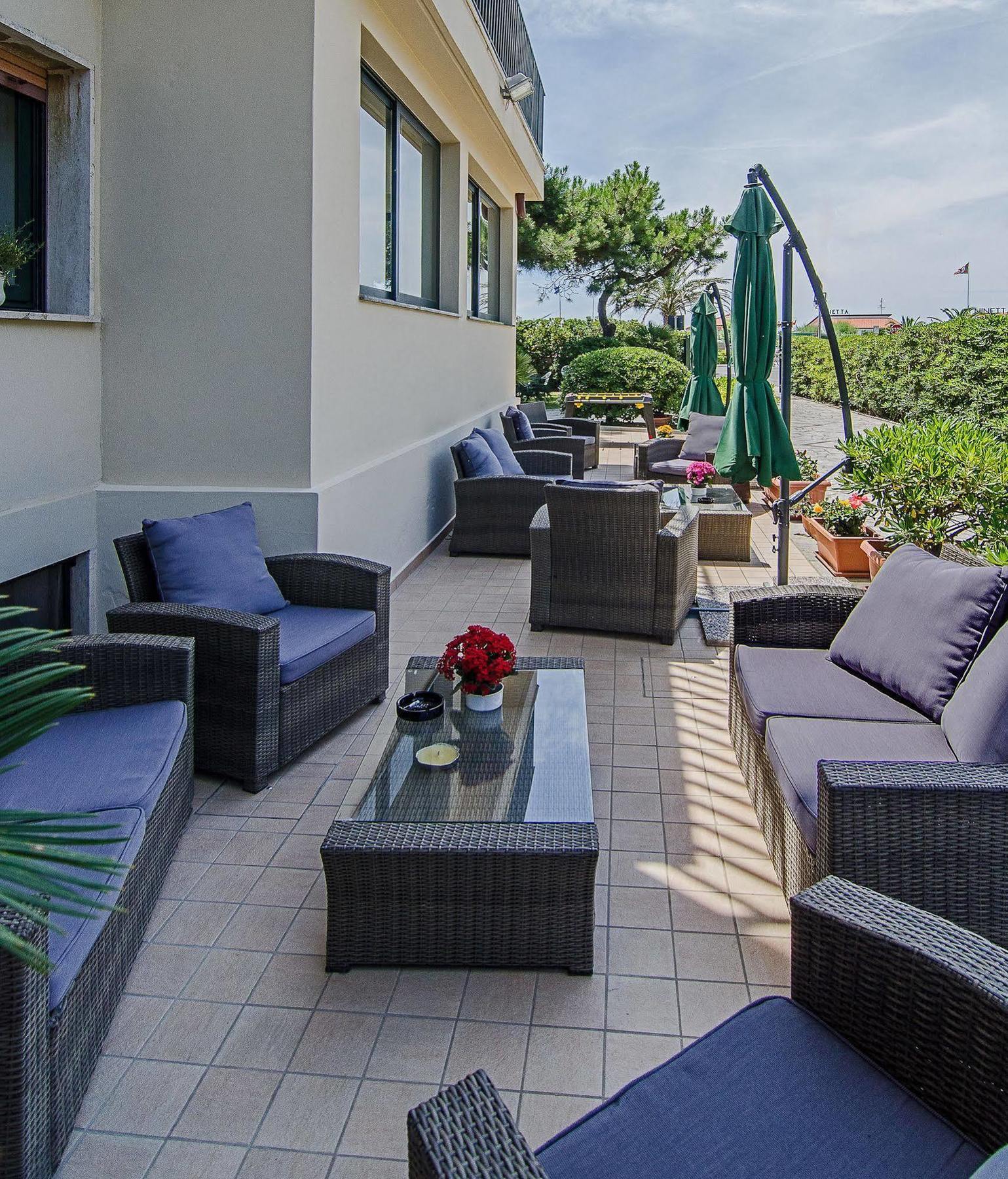 Hotel Paris Λίντο ντι Καμαϊόρε Εξωτερικό φωτογραφία